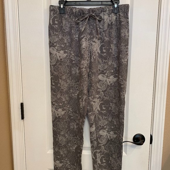 NWOT Silky Gray Floral Xhilaration Sleepwear Pants size Medium - Picture 3 of 11
